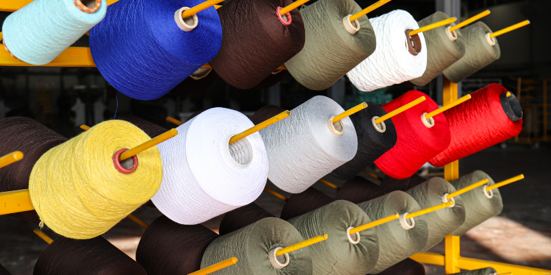 Sentetik Alternatifler: Polyester ve Akrilik İplikler